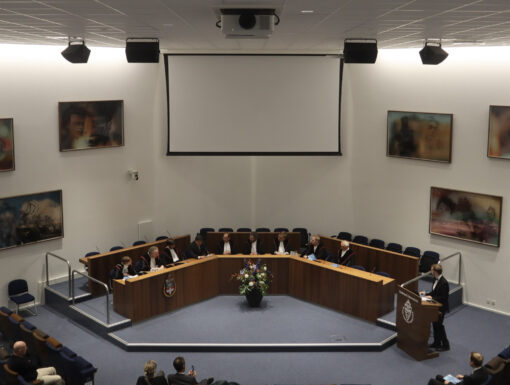 Algemene AV & IT-termen • audiovisueel • audiovisuele oplossingen • audiovisuele apparatuur • AV-technologie • AV-oplossingen • AV-systemen • professionele AV-oplossingen • smart building solutions • slimme technologie • innovatieve presentatieoplossingen Presentatie & Conferentie • presentatie • presentatiemiddelen • interactief presenteren • interactieve presentatieoplossingen • beamer • projectiescherm • vergaderschermen • digitale presentatieschermen • touchscreens • smartboard • meeting boards • zakelijke presentaties • LED wall • videowall Vergaderen & Samenwerken • hybride vergaderen • online vergaderen • videoconferentie • Teams-vergadering • Zoom-meeting • Google Meet • Microsoft Teams-oplossingen • huddle space • vergaderruimte oplossingen • digitale vergaderruimtes • smart meeting rooms • conference call • draadloos presenteren Narrowcasting & Communicatie • narrowcasting • digital signage • interactieve narrowcasting • content streaming • webcasting • livestreaming • bedrijfscommunicatie • informatieschermen Vergadersystemen & Besturing • discussiesystemen • draadloze presentatiesystemen • centrale besturing AV • room control system • smart meeting rooms • smart office technologie • roombooking • ruimtebeheer oplossingen • digitale receptie Verhuur & Dienstverlening • AV verhuur • audiovisuele apparatuur verhuur • beamer verhuur • licht verhuur • geluid verhuur • evenemententechniek • tijdelijke AV-oplossingen • installatie & onderhoud AV • AVaaS (AV as a Service)