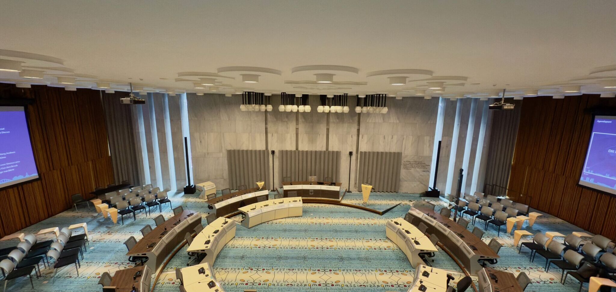 • audiovisueel • audiovisuele oplossingen • audiovisuele apparatuur • AV-technologie • AV-oplossingen • AV-systemen • professionele AV-oplossingen • smart building solutions • slimme technologie • innovatieve presentatieoplossingen Presentatie & Conferentie • presentatie • presentatiemiddelen • interactief presenteren • interactieve presentatieoplossingen • beamer • projectiescherm • vergaderschermen • digitale presentatieschermen • touchscreens • smartboard • meeting boards • zakelijke presentaties • LED wall • videowall Vergaderen & Samenwerken • hybride vergaderen • online vergaderen • videoconferentie • Teams-vergadering • Zoom-meeting • Google Meet • Microsoft Teams-oplossingen • huddle space • vergaderruimte oplossingen • digitale vergaderruimtes • smart meeting rooms • conference call • draadloos presenteren Narrowcasting & Communicatie • narrowcasting • digital signage • interactieve narrowcasting • content streaming • webcasting • livestreaming • bedrijfscommunicatie • informatieschermen Vergadersystemen & Besturing • discussiesystemen • draadloze presentatiesystemen • centrale besturing AV • room control system • smart meeting rooms • smart office technologie • roombooking • ruimtebeheer oplossingen • digitale receptie Verhuur & Dienstverlening • AV verhuur • audiovisuele apparatuur verhuur • beamer verhuur • licht verhuur • geluid verhuur • evenemententechniek • tijdelijke AV-oplossingen • installatie & onderhoud AV • AVaaS (AV as a Service)